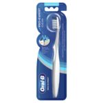 Щетка зубная Oral-B Pro Expert Clean 35 средняя 1 шт
